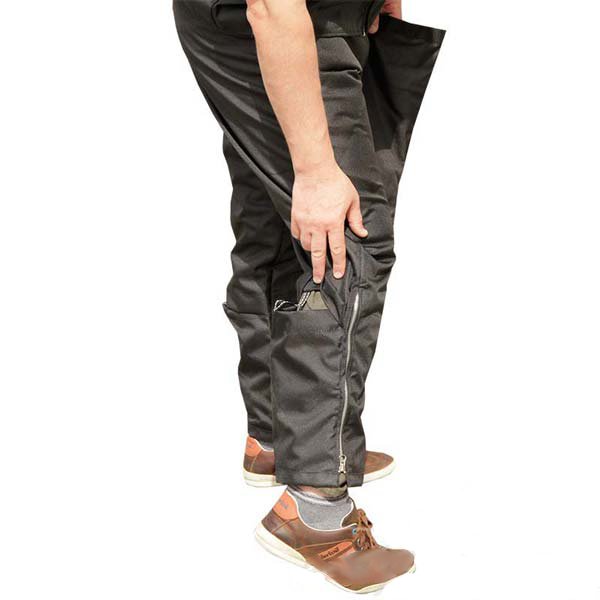 Scratch pants for American Bulldog trainer allows additional mobility